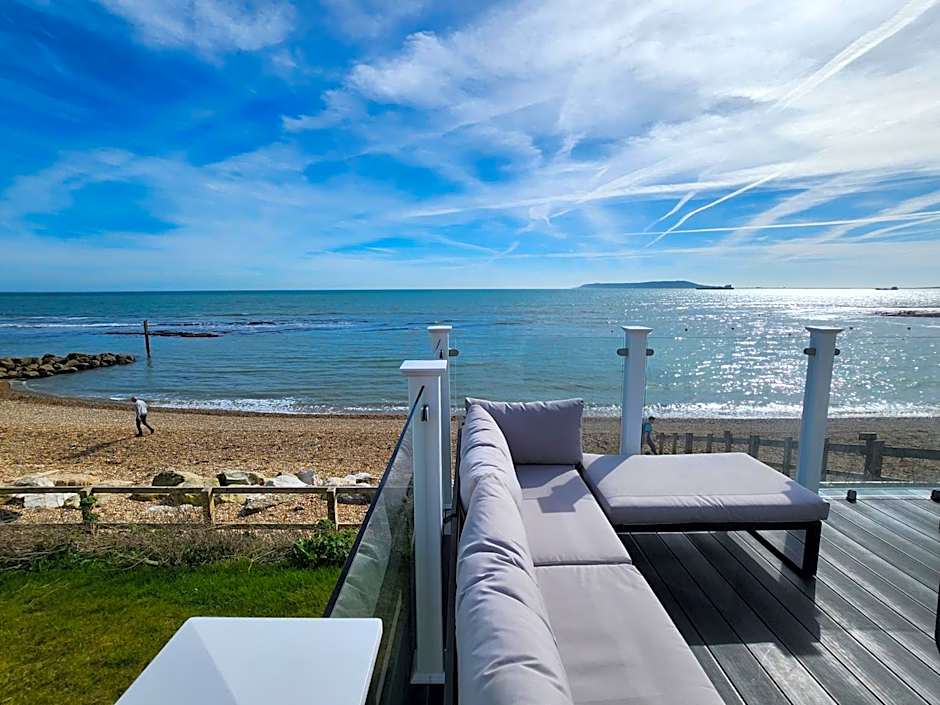 Pemberton Avon pitch 30 Creek Caravan Park dog friendly