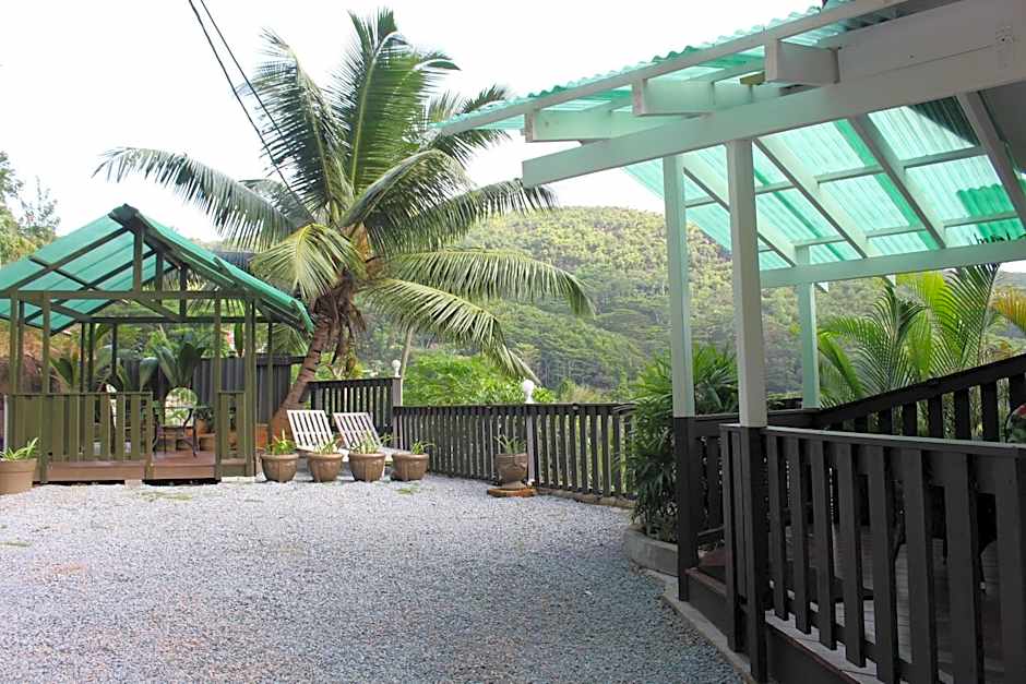 Stephna Residence