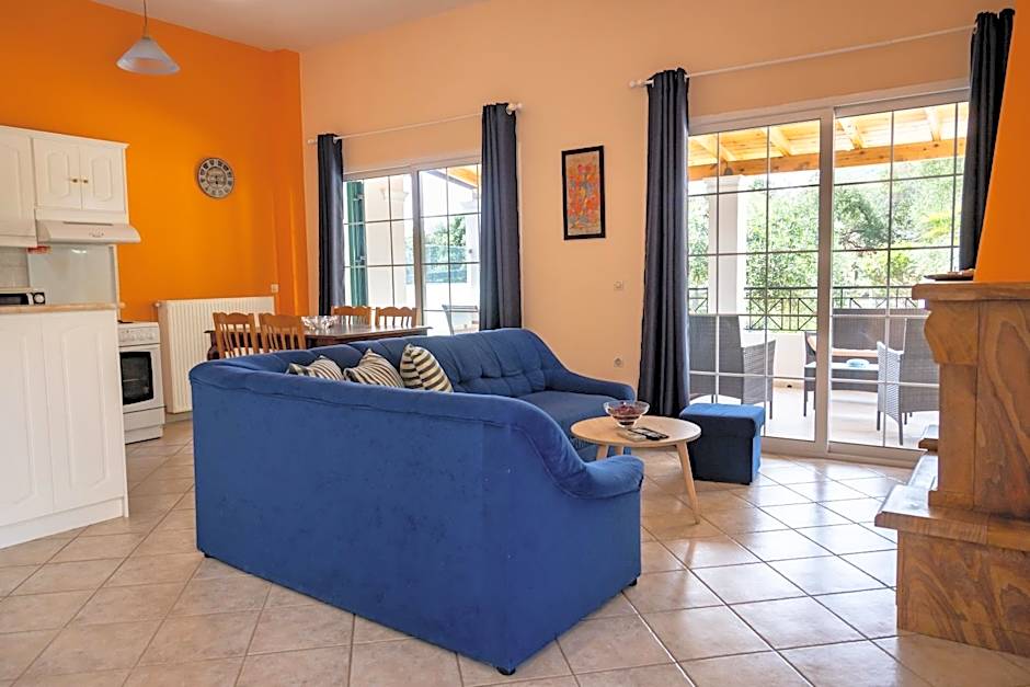 Crystal Blue Hotel, Barbati