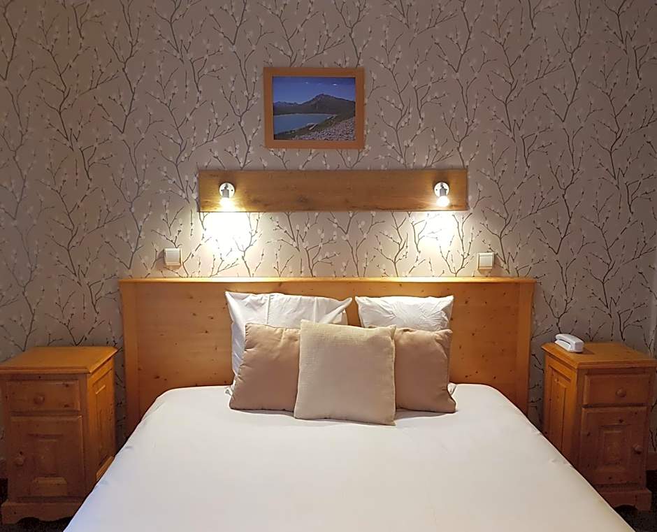 Savoy Hotel & Restaurant