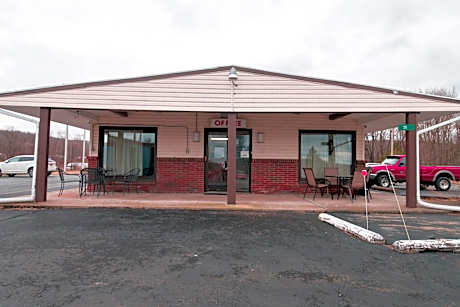OYO Hotel Dalton PA I-81