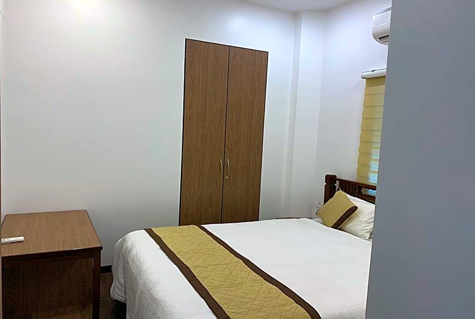 Carlton Hotel - Behind Taj Mahal Palace Colaba Mumbai