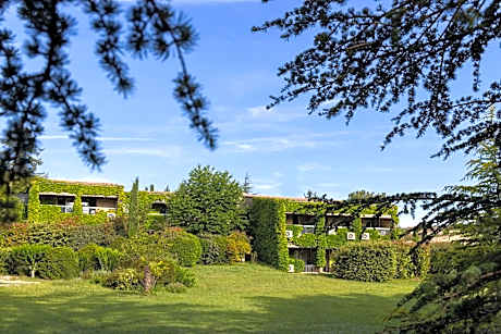 Hôtel & Résidence Lou Paradou Gréoux Les Bains