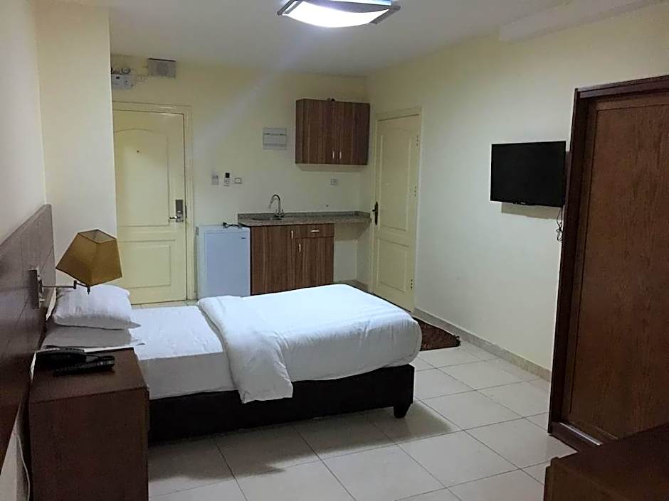 Zaina Plaza Hotel