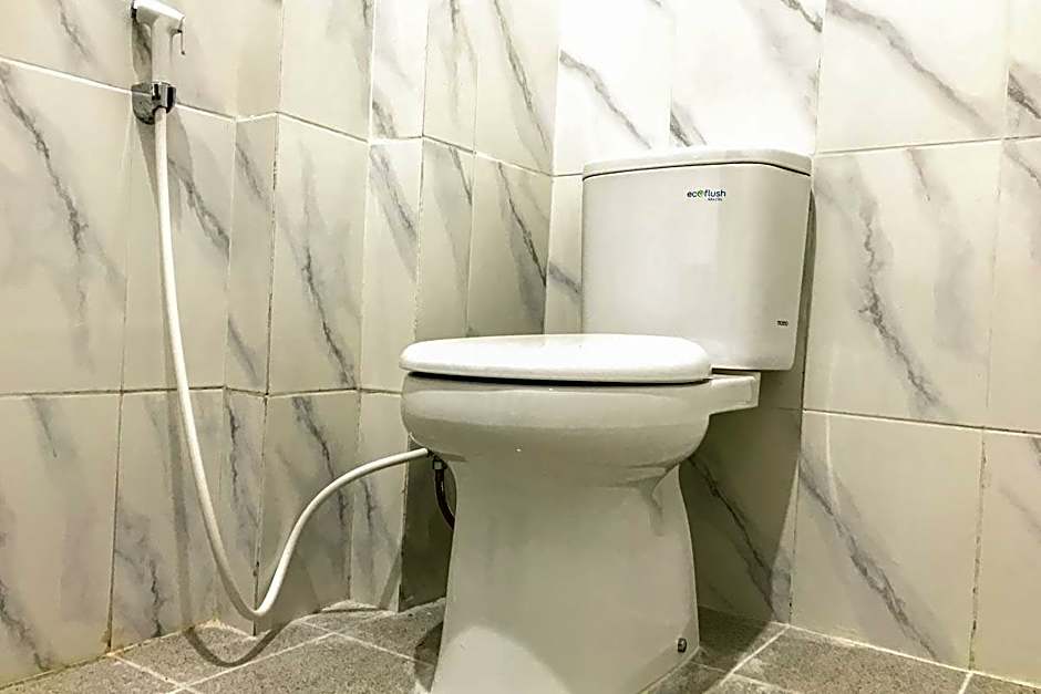 RedDoorz Syariah near Stasiun Madiun 2