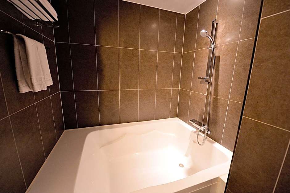 Golden Business Hotel