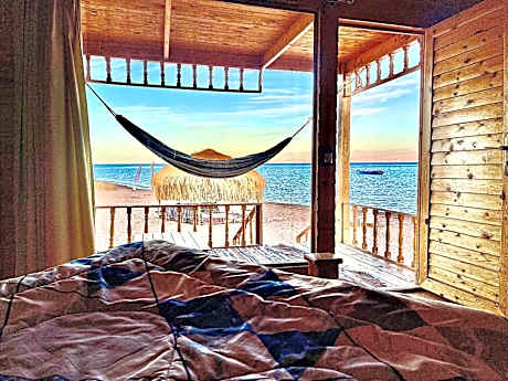 Sama Beach camp