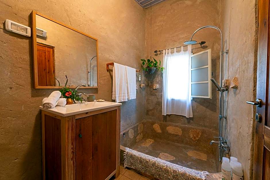 Hemdatya Stone Suites In The Galilee