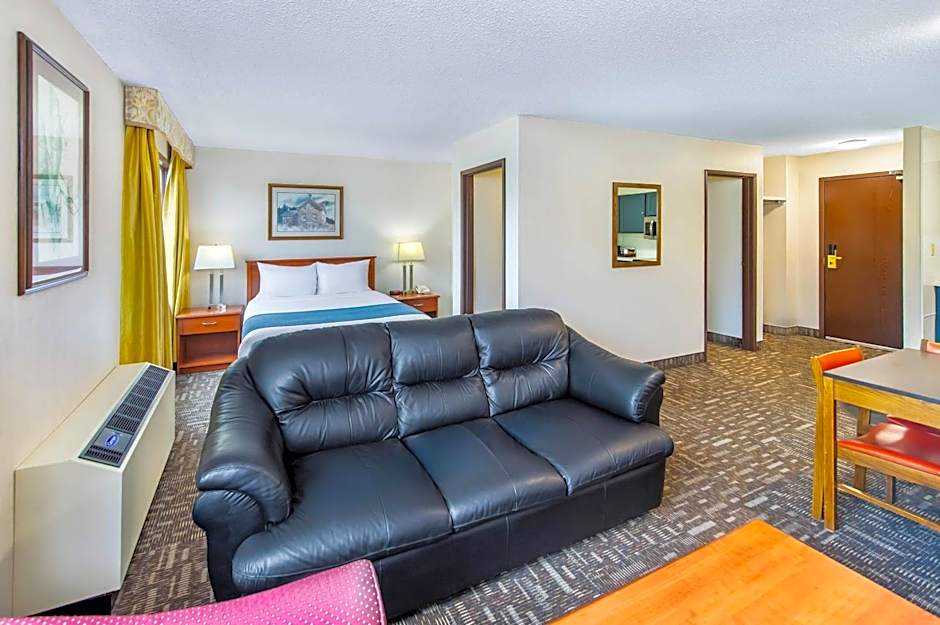 Crestwood Hotel