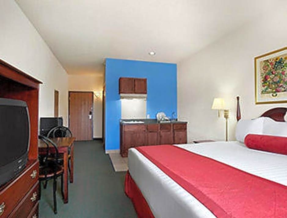 Days Inn & Suites by Wyndham Romeoville