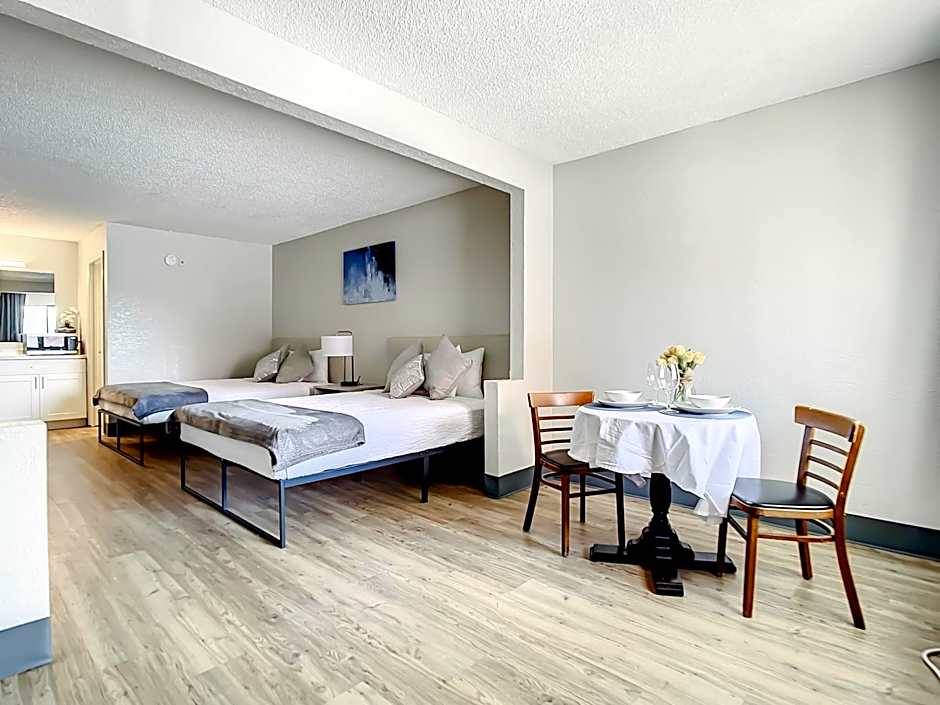 Photo 1 of 9 of Double Room