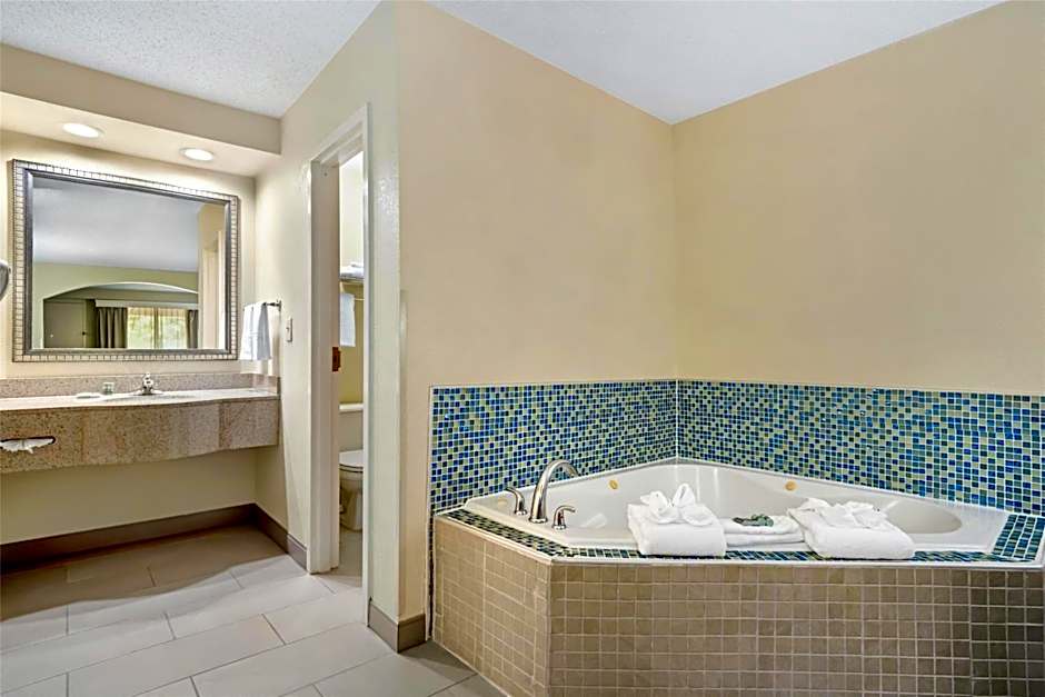 Best Western Inn & Suites Monroe