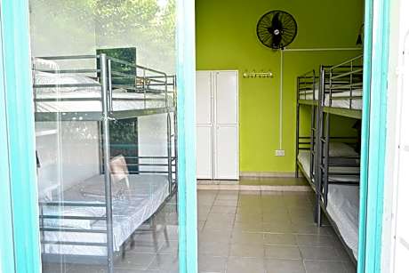 Bed in 6-Bed Mixed Dormitory Room