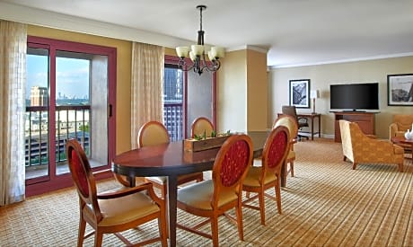1 Bedroom Hospitality Suite, 1 King, Sofa bed, City view, High floor, Balcony