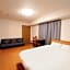 honeys guest house elevator , wash machine, huge closet space, private bathroom, walk to skytree in 10 minutes