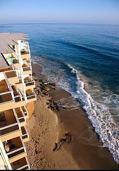 Pacific Edge Hotel