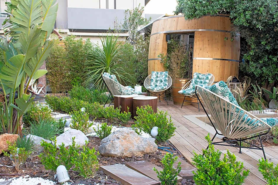 Yianna Caravel "by Checkin"