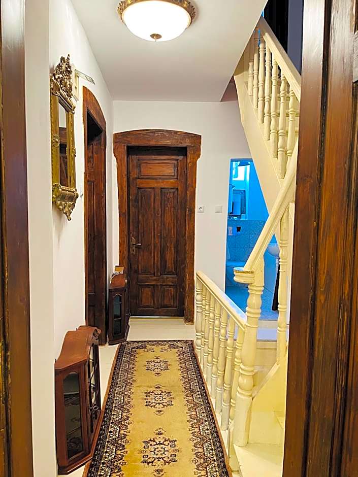 Beehive Hotel and CoWorking