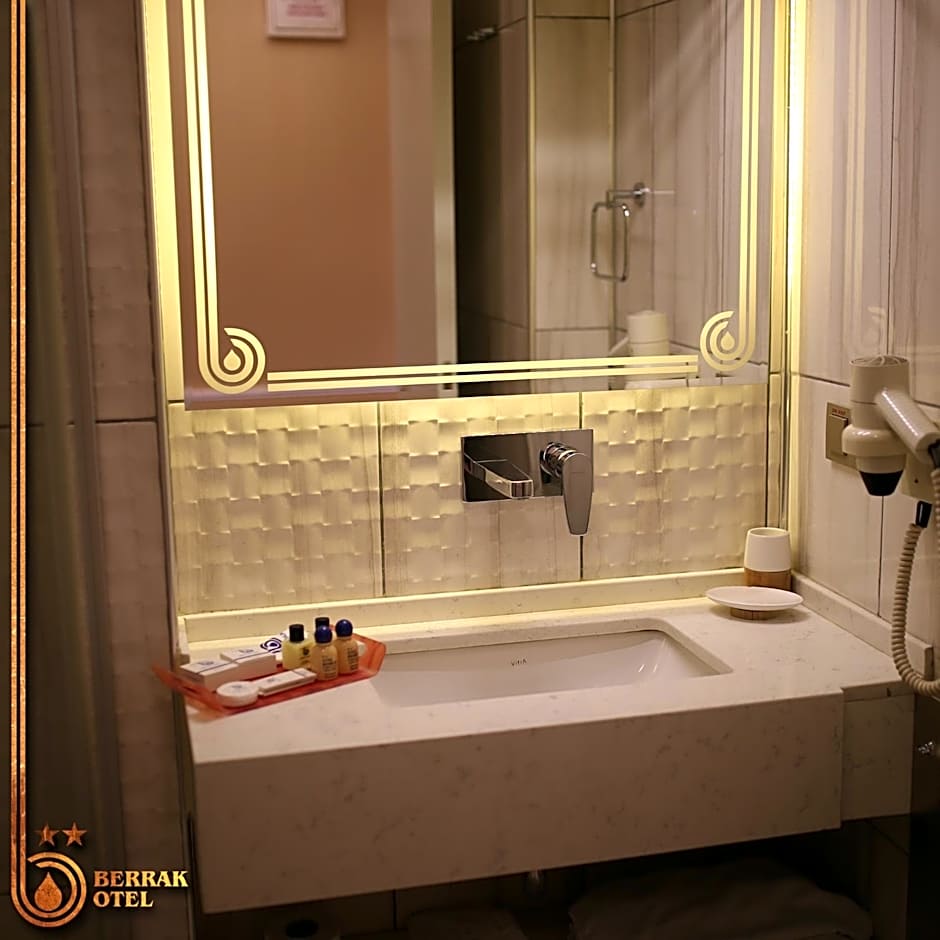 Berrak Otel