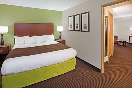 Deluxe King Room - Non-Smoking