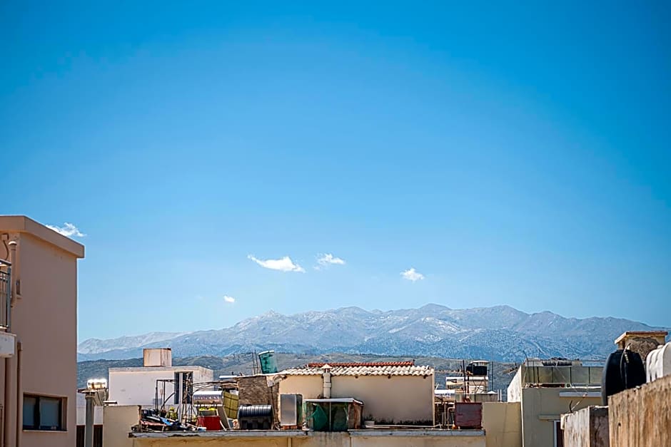 Miss Marrone City Hotel