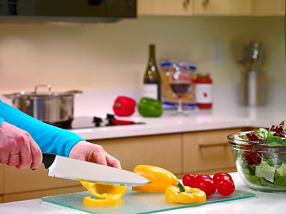 Sonesta Simply Suites Memphis East Poplar Pike