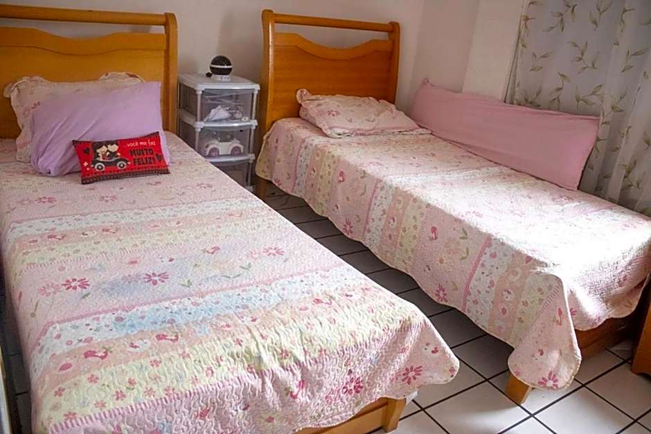 Apto com Wi Fi a 400m da Praia de Canasvieiras SC