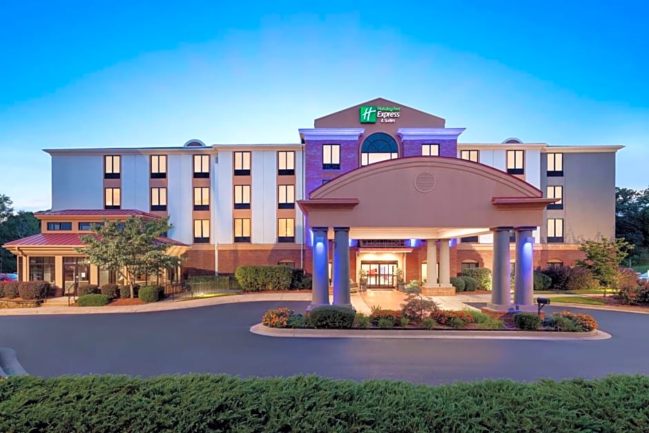 Holiday Inn Express Hotel & Suites Lavonia