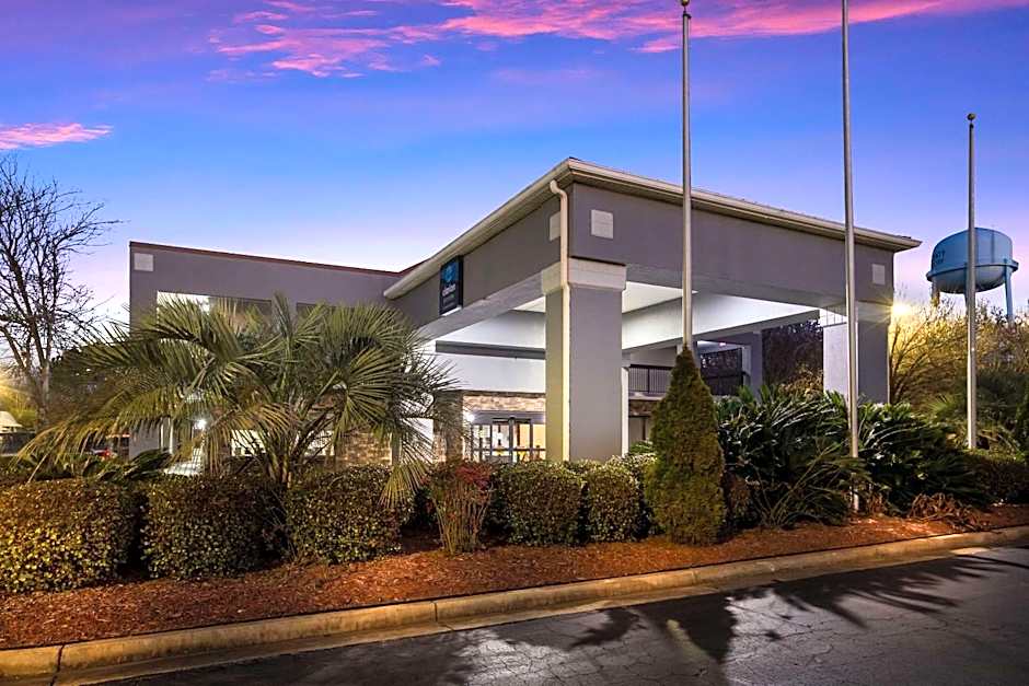 Clarion Pointe Forsyth I-75