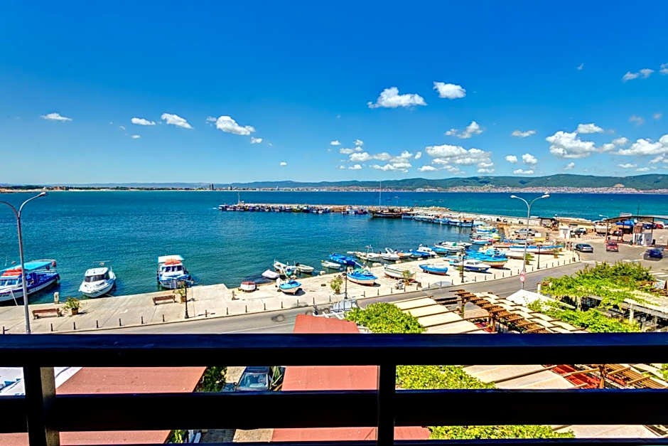 Panorama Blue Family Hotel and Free parking