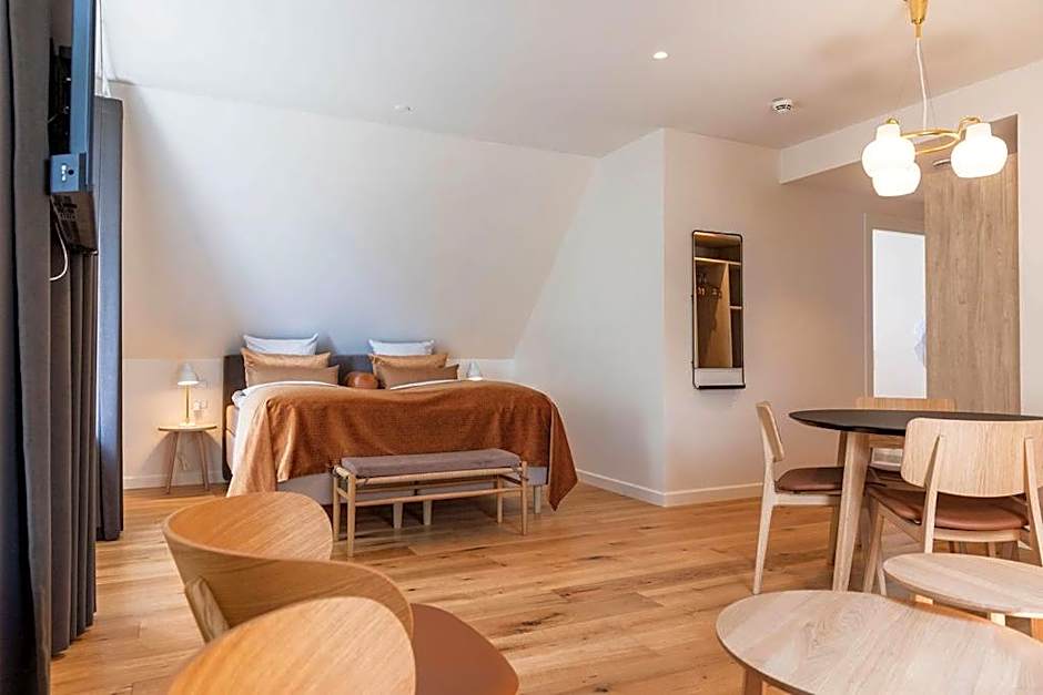 Sixtus Sinatur Hotel & Konference