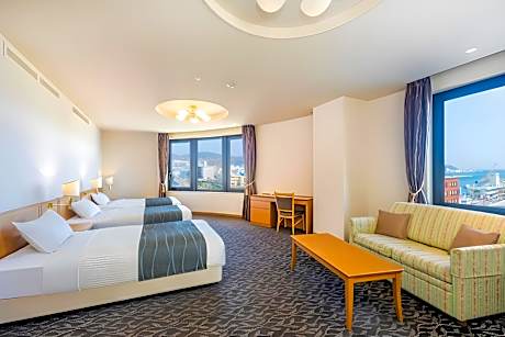 Grand Family Room for 5 People - Non-Smoking