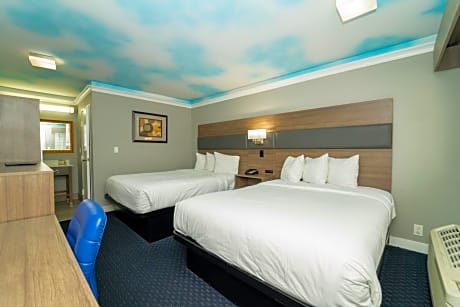 Hollywood Palms Inns & Suites