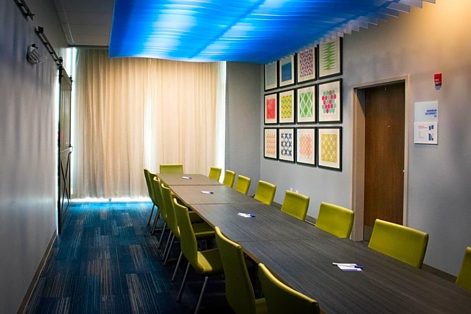 Holiday Inn Express & Suites West Memphis By IHG