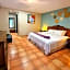 Hotel Holly
