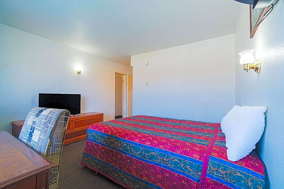 Castle Inn & Suites By OYO Chickasha
