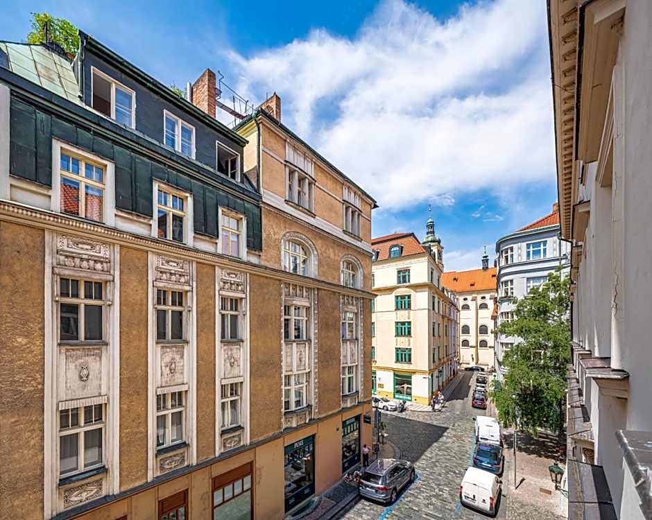 Golden Angel Suites by Adrez