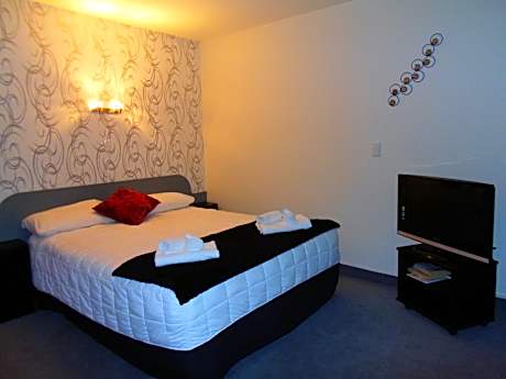 Studio with Spa Bath