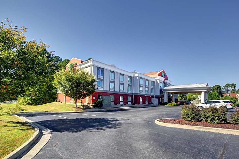 Holiday Inn Express Hotel & Suites Emporia By IHG