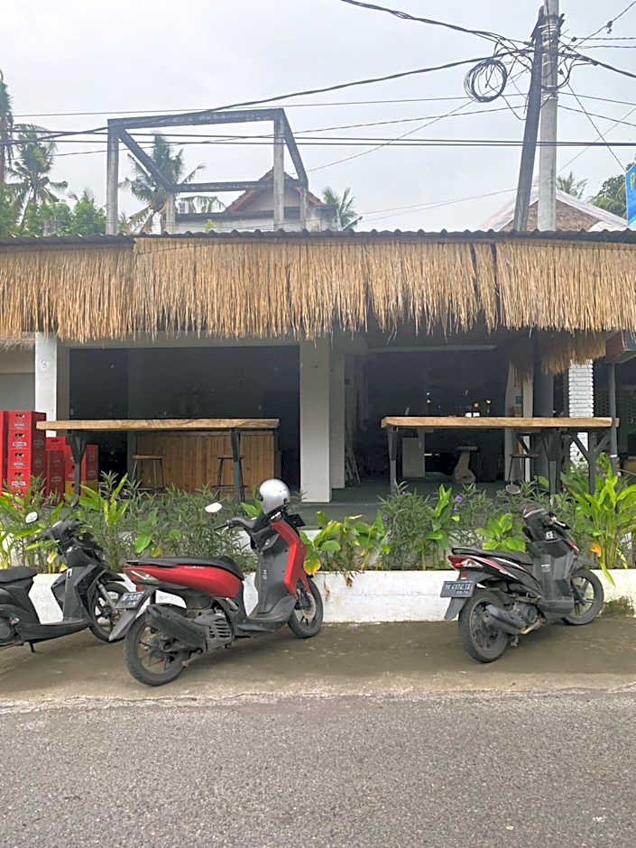 PACA'S Reggae Bar & Hostel