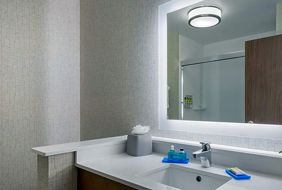 Holiday Inn Express And Suites Ruskin By IHG