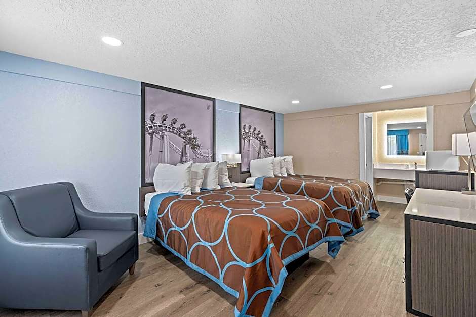 Super 8 by Wyndham Kissimmee-Orlando