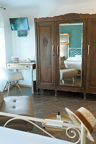 Double Room with Pool View