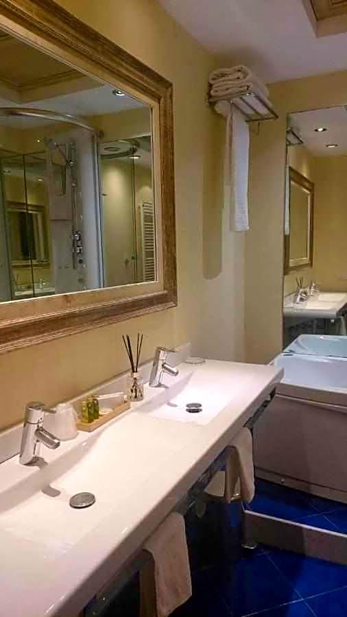 Tornabuoni La Petite Suite