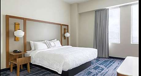 2 room Suite, 1 King, Sofa bed, River view, Corner room