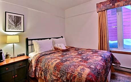 Queen Room with Shared Bathroom