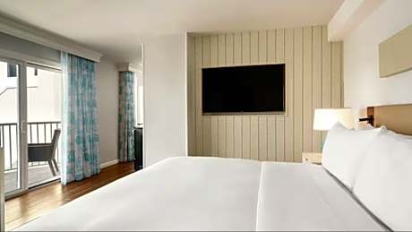 1 King-Balcony-Microwave-Refrigerator