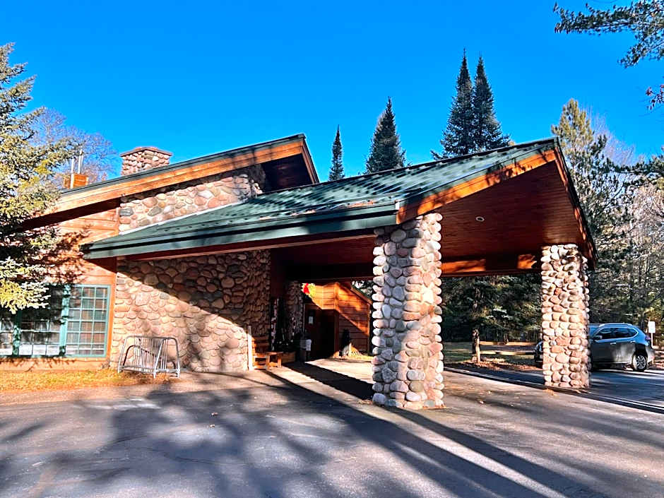 Whitetail Lodge