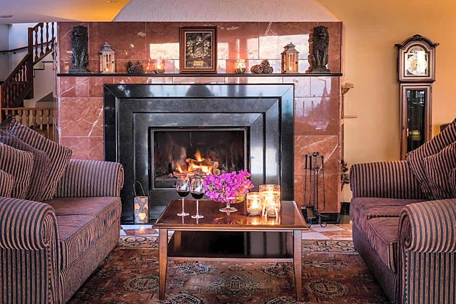 Casa León Royal Retreat