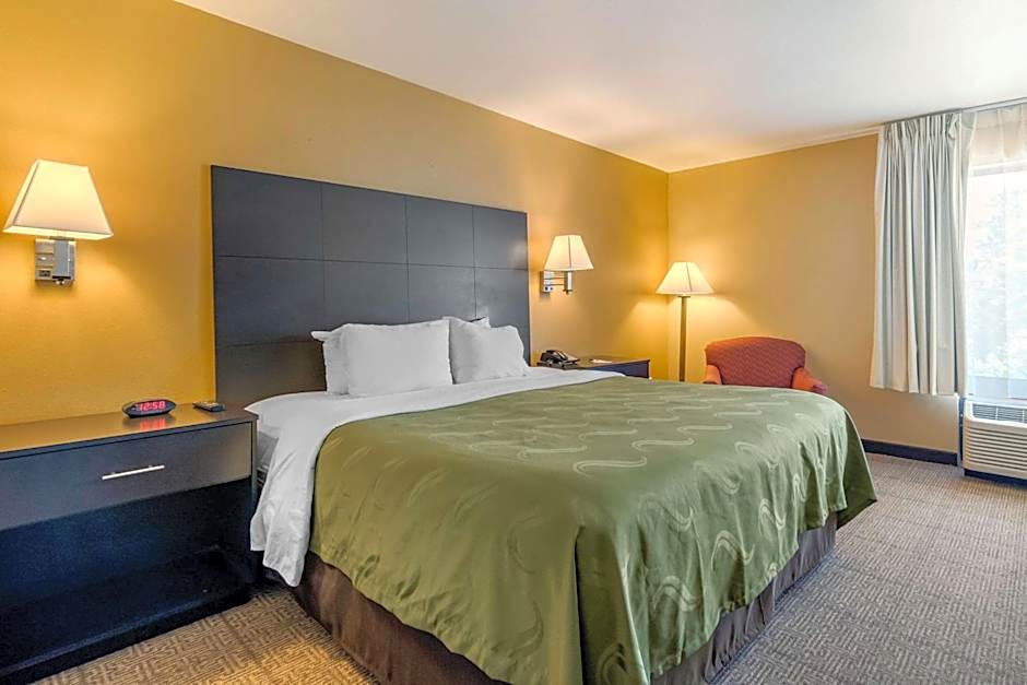 Quality Inn & Suites Lenexa Kansas City